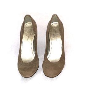 Wedge closed toe heel